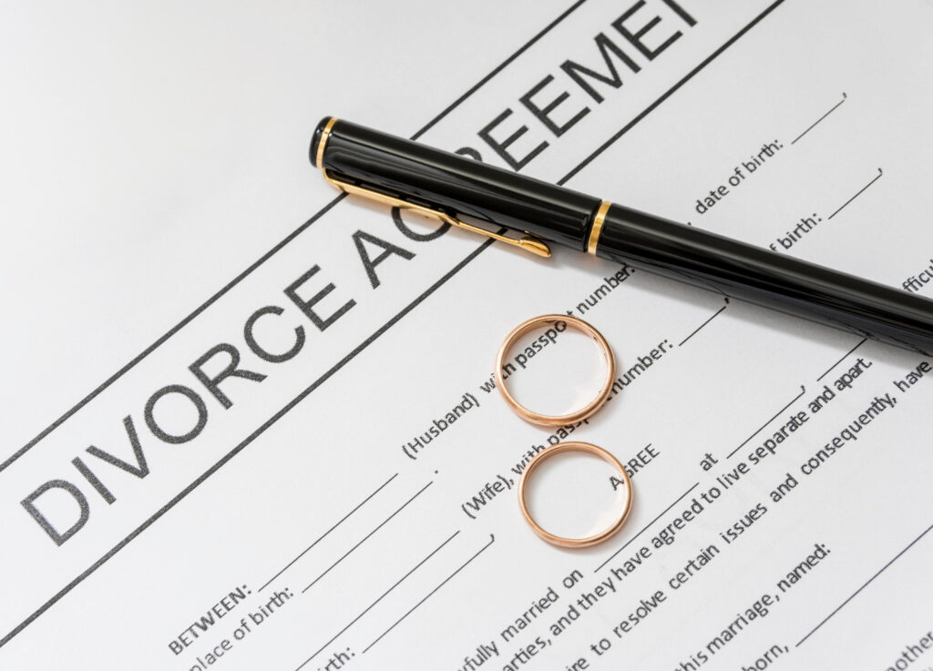 Divorce agreement with golden rings